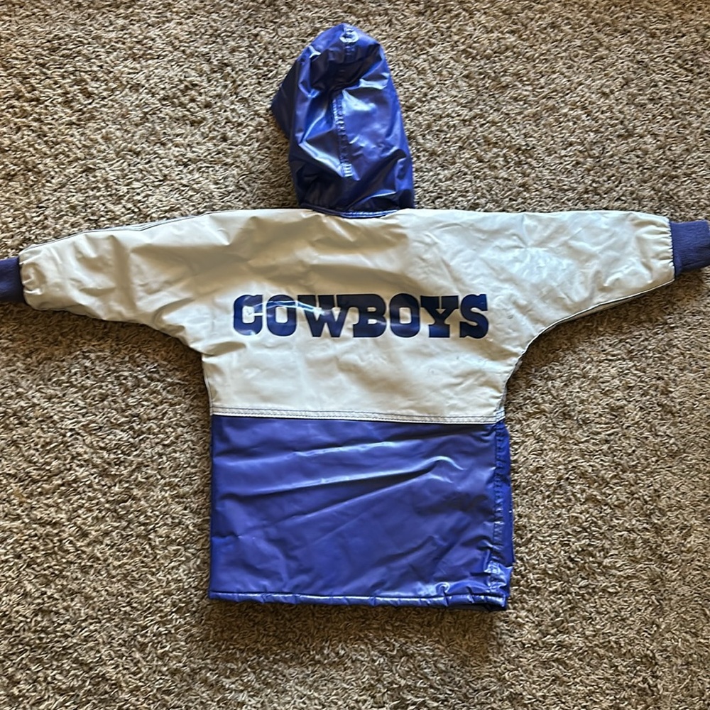 ⭐️🇺🇸 vintage Cowboys rain coat jacket. Thick, warm, size XS 2T 3T, ⭐️